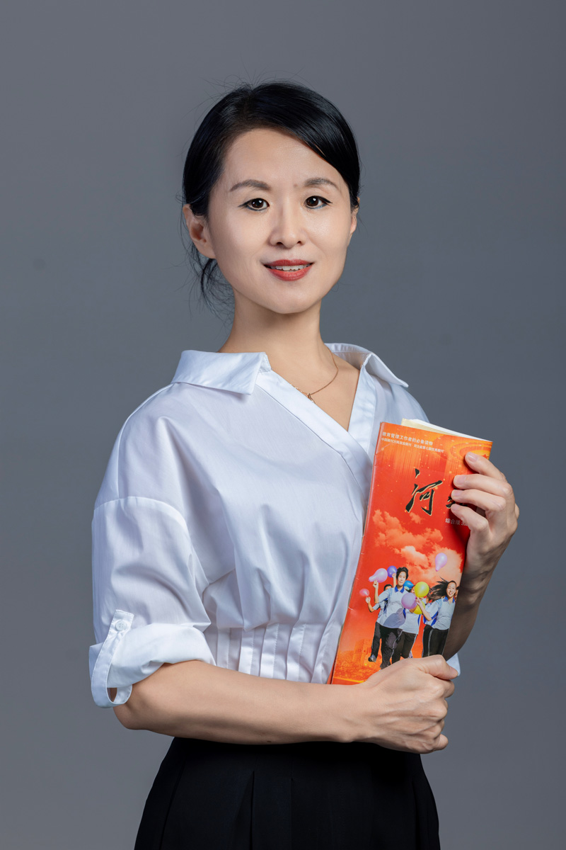 游莉霞      省级骨干教师